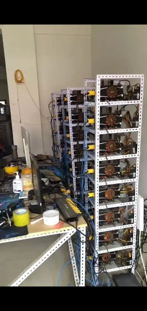 Modern Australian mining farm utilizing renewable energy