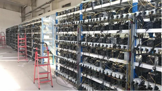A sleek Canadian mining rig in action, optimizing hash rates for 2025 efficiency